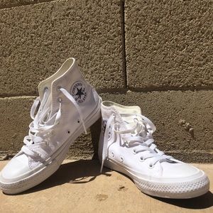 CONVERSE CHUCK TAYLOR II HI TOP WHITE/WHITE/NAVY